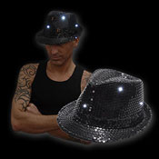 CHAPEAU ARGENTE A PAILLETTES LUMINEUSES